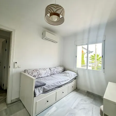 Town House Puerto Banus, 3 Min Walking From * Marbella